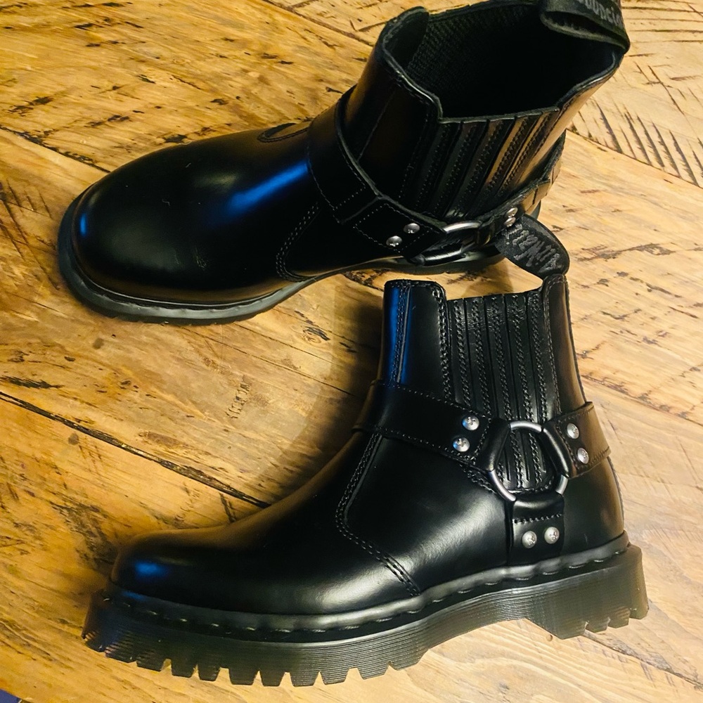 Dr. Martens Harness boot - BRAND NEW